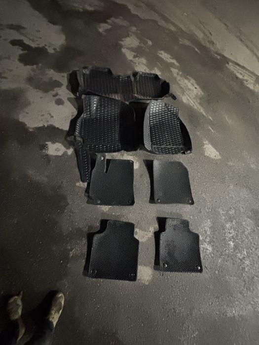 3 D полик на камри 50,55 в хорошем состоянии