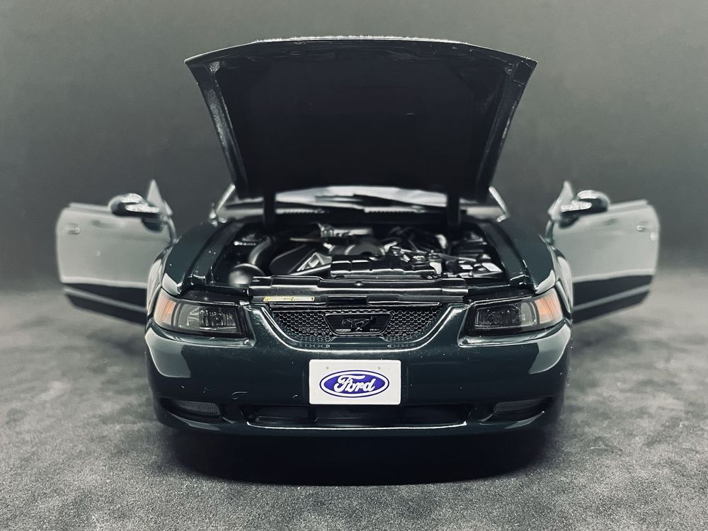 Macheta Ford Mustang GT, Autoart, 1:18