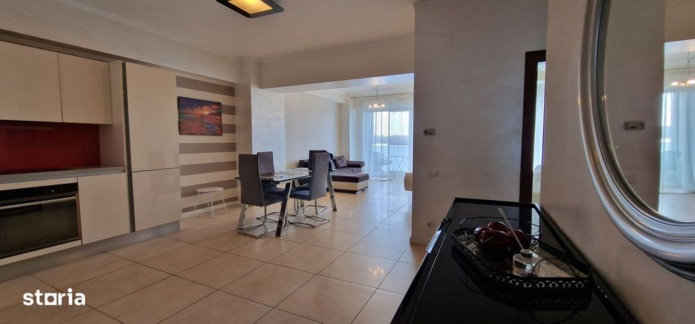 Mamaia,zona Cazino! Apartament vedere frontala la lac,foarte generos.