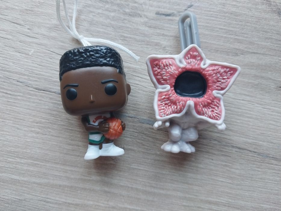 Фигурки киндер joy очень странные дела