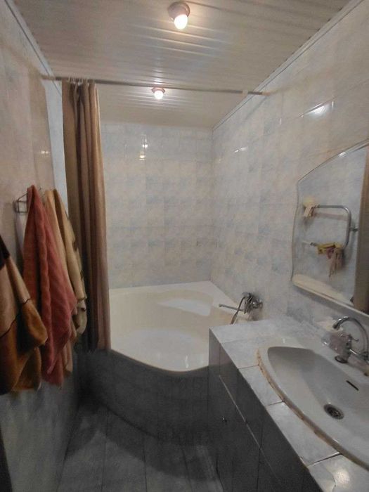 Продается 3-х комнатная квартира в Карасу-2  АА