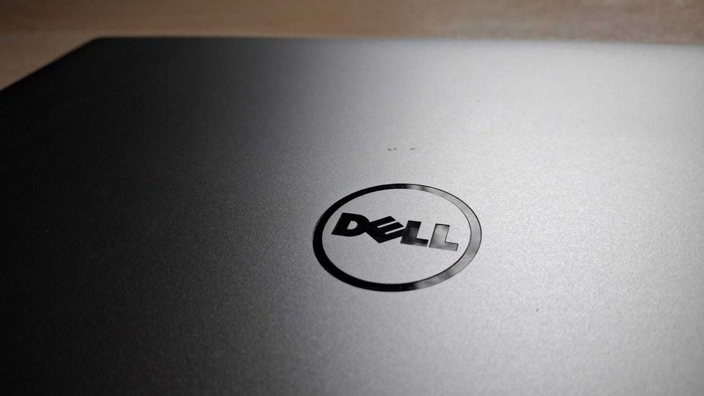 Dell XPS 15 9560 | i7 + 32GB RAM | SSD | Baterie Nouă