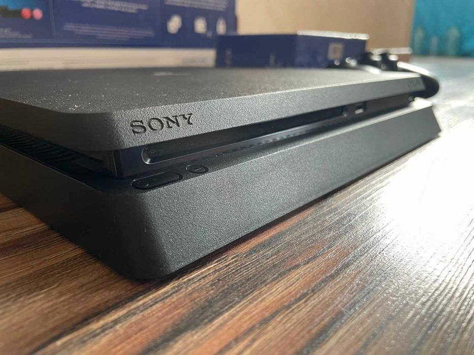 Sony Playstation 4 500Гб Версия ПО 7.55 ( Прошитая )