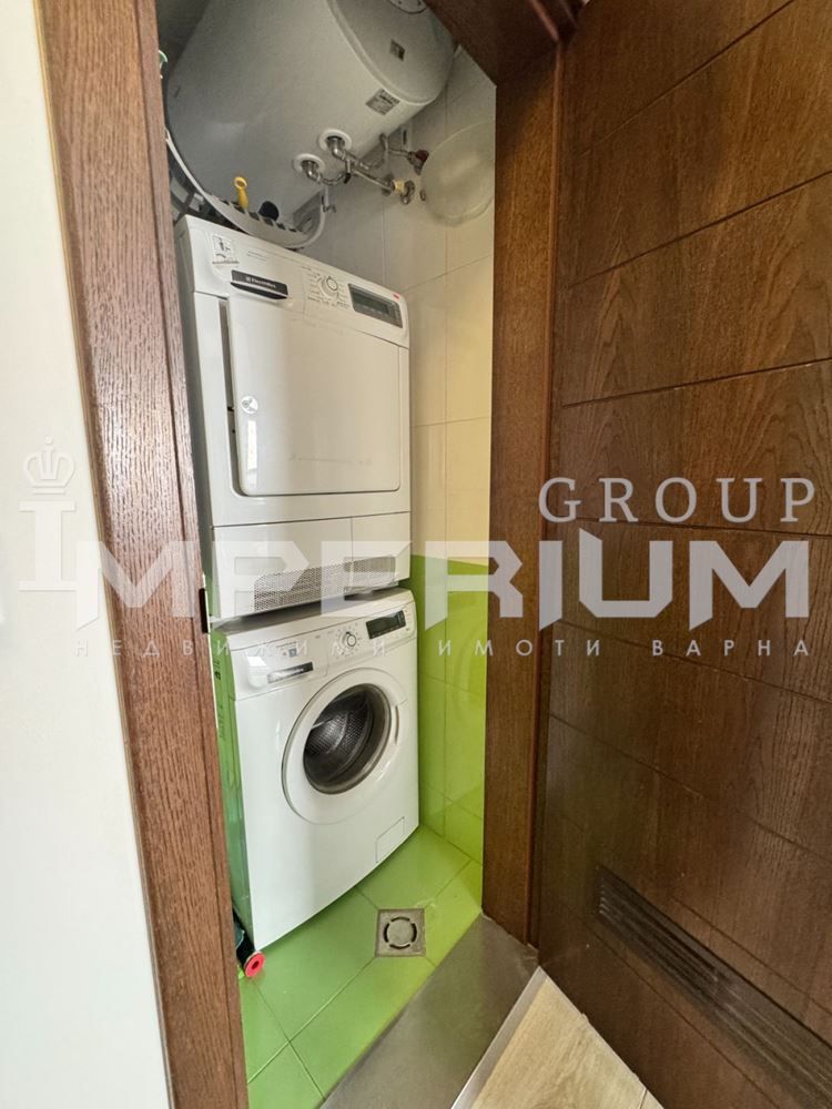 Дава се под наем Тристаен апартамент в Варна, Център - 115 кв.м за 1122 € - Снимка #12