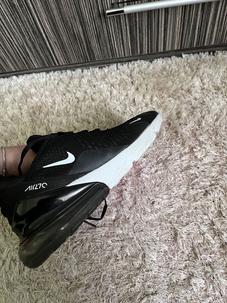 Nike Air Max 270