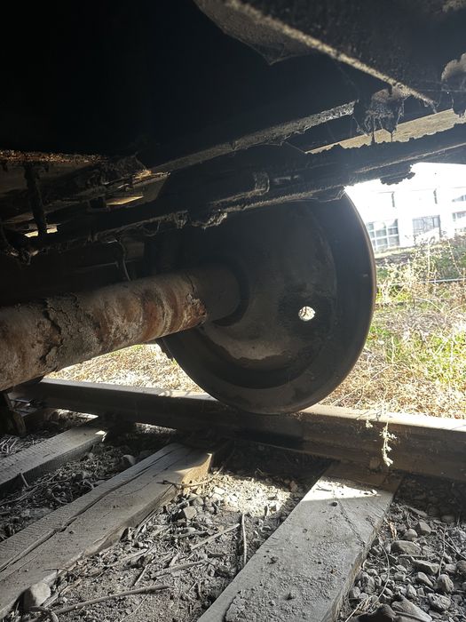 Продам колесные пары от тепловозаа