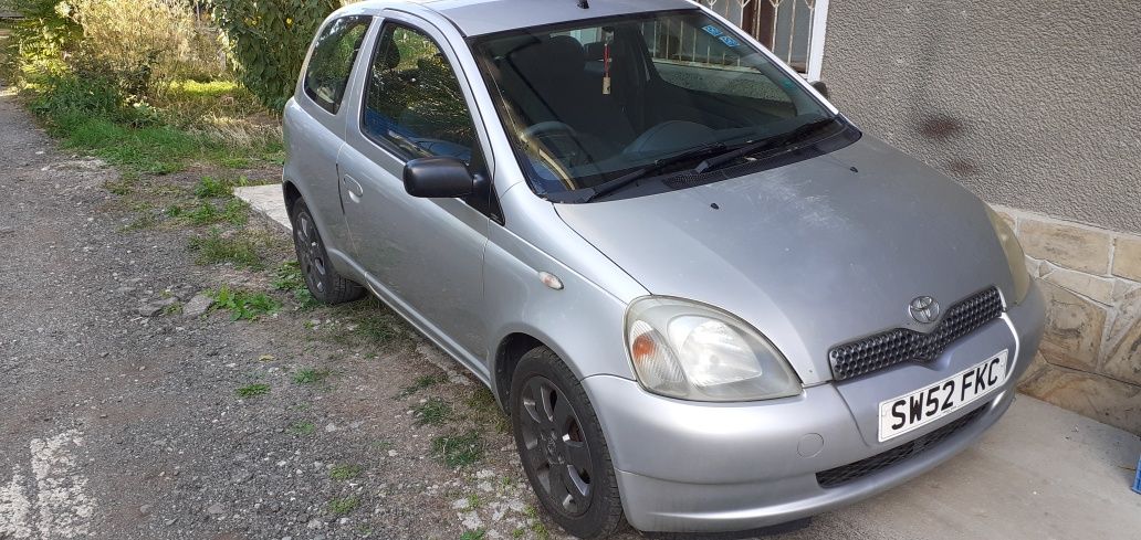 Toyota Yaris 1.0 68 к.с. 2003г.