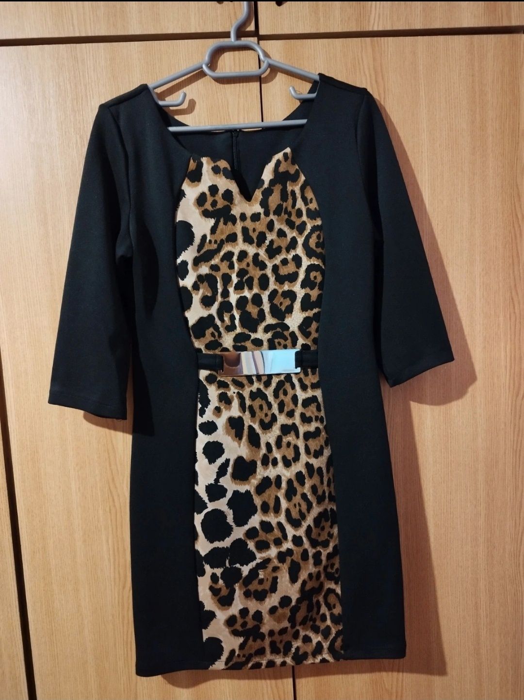 Rochie neagra cu model animal print