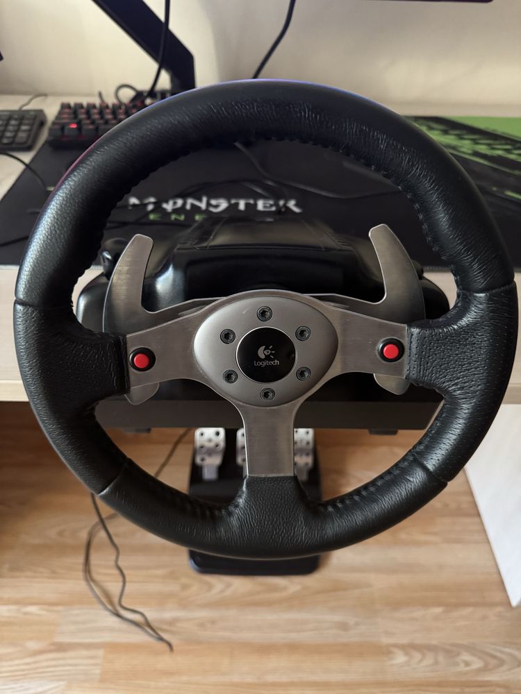 Продавам волан Logitech G25
