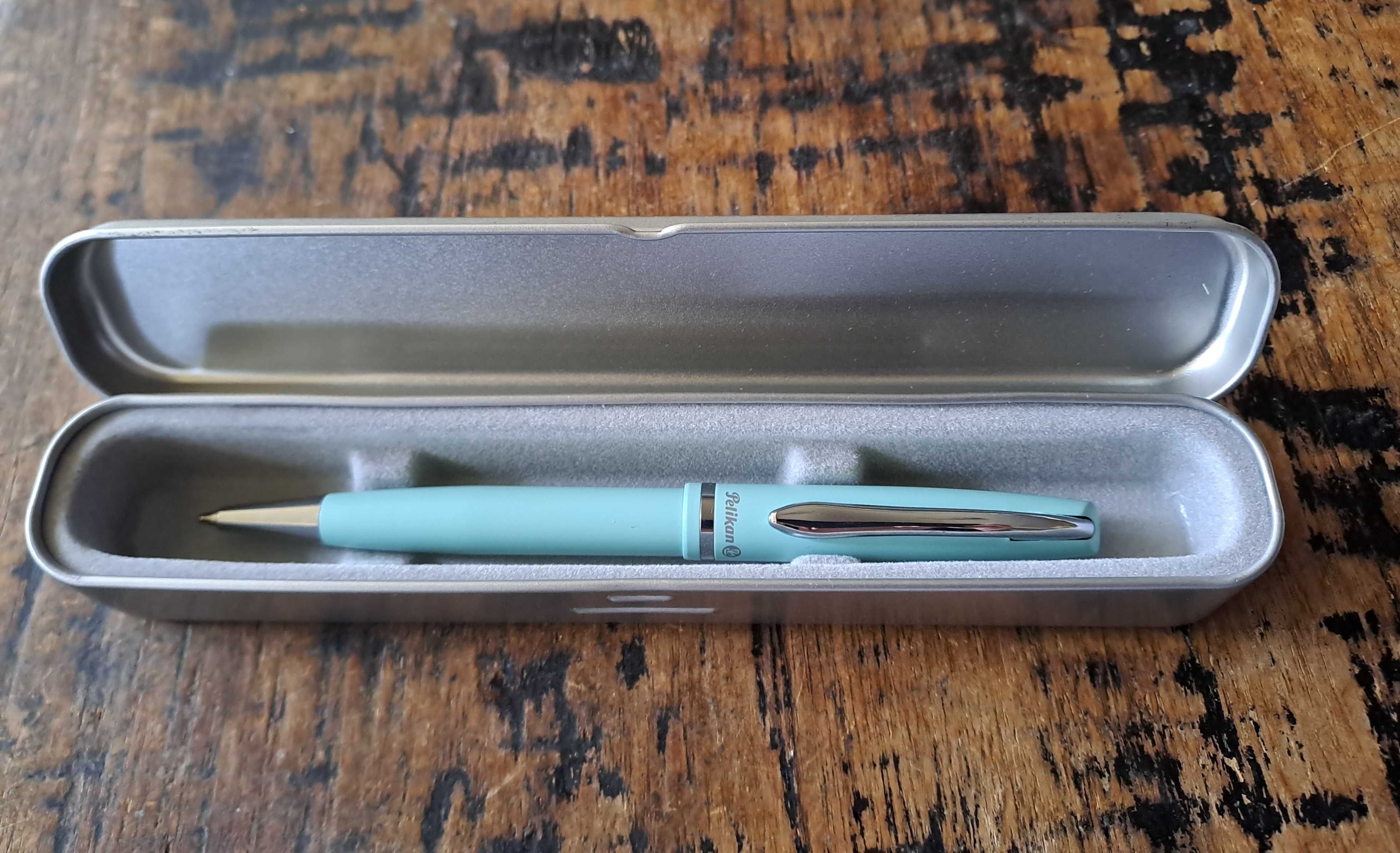 химикалка Пеликан в кутия, Peliкan Jazz Classic K35 цвят фуксия и др