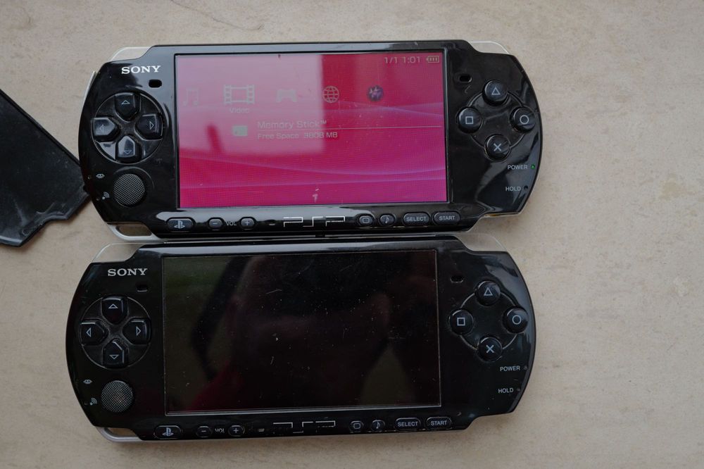 Consola PSP 3004 doua bucati playstation sony