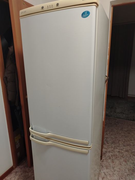 Продам холодильник