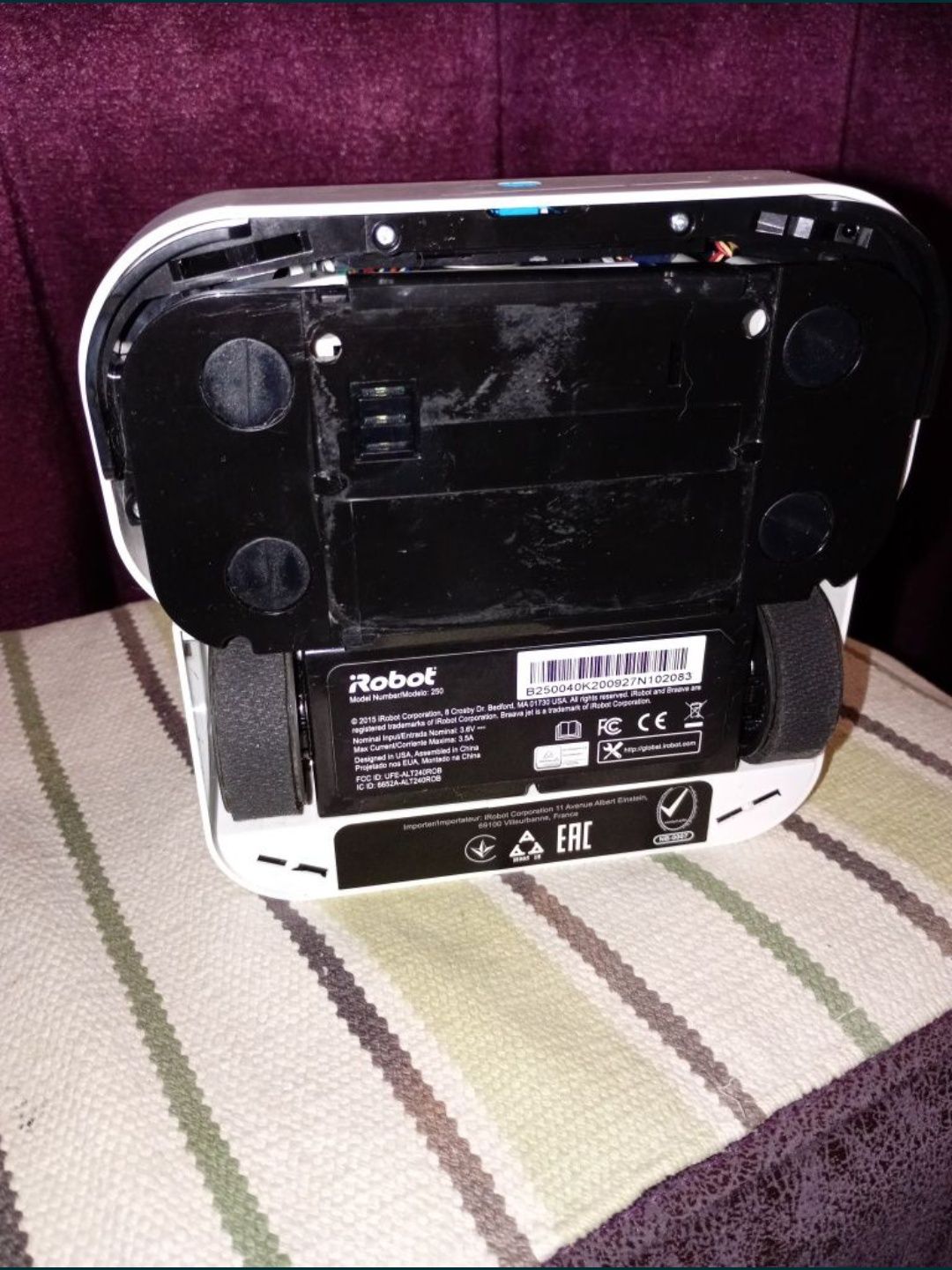 Aspirator IRobot Brava Jet 250(pentru piese)
