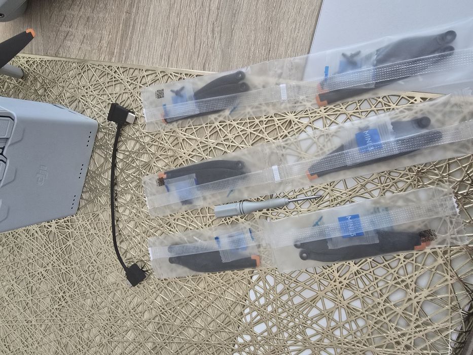 Дрон DJI Mini 3 Fly More Combo