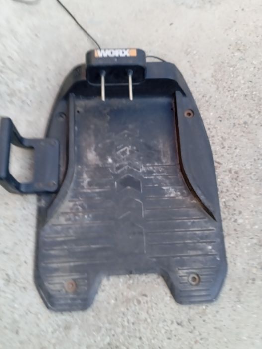 Mașină de tuns gazon