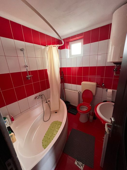 Închiriez apartament cu 3 camere ultracentral oraș arad