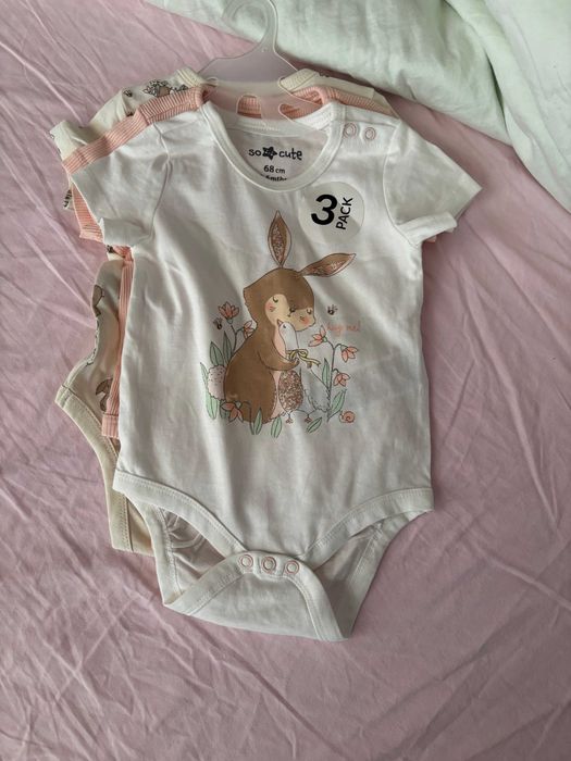 Нови бебешки дрехи