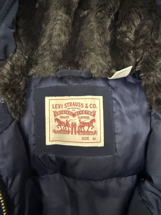 Продается оригинальная куртка Levi’s