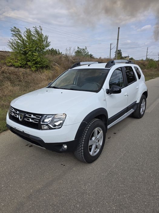 Dacia Duster cutie automata 176000 km. F.ușor avariata si reparata 95%