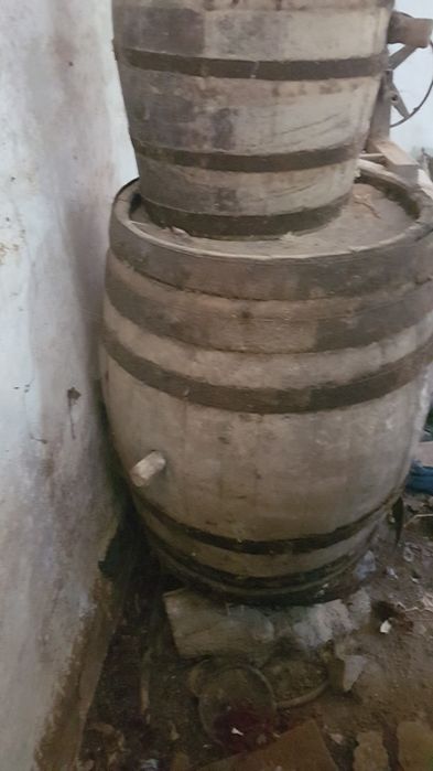 Стари дъбови бурета