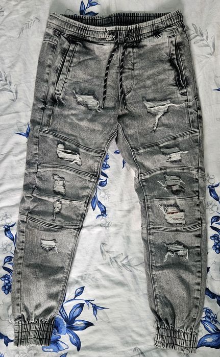 Чисто нови мъжки дънки Cropp