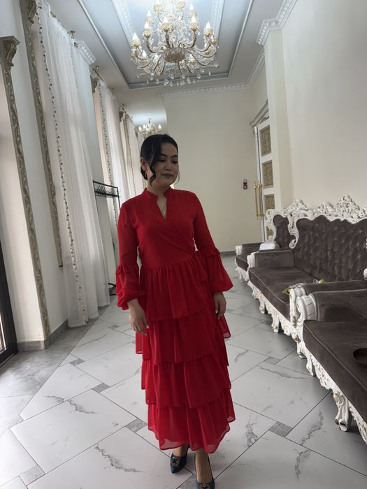 Продам ярко красное платье