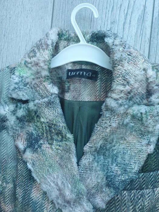 Palton Urma marime 40 ( S- M )