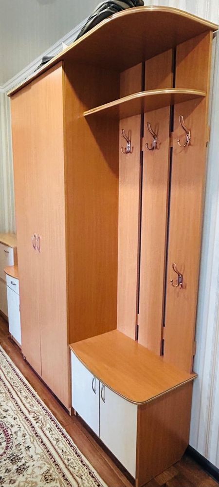 Продам шкаф в прихожую
