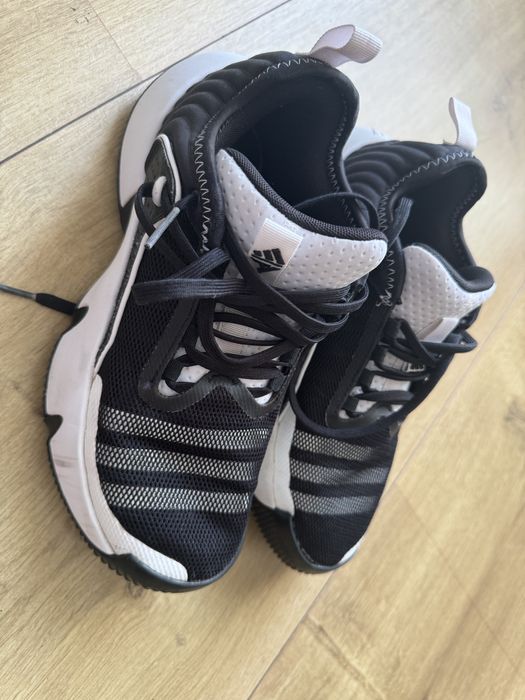 Adidas trae unlumited 38 2/3 si 39 1/3