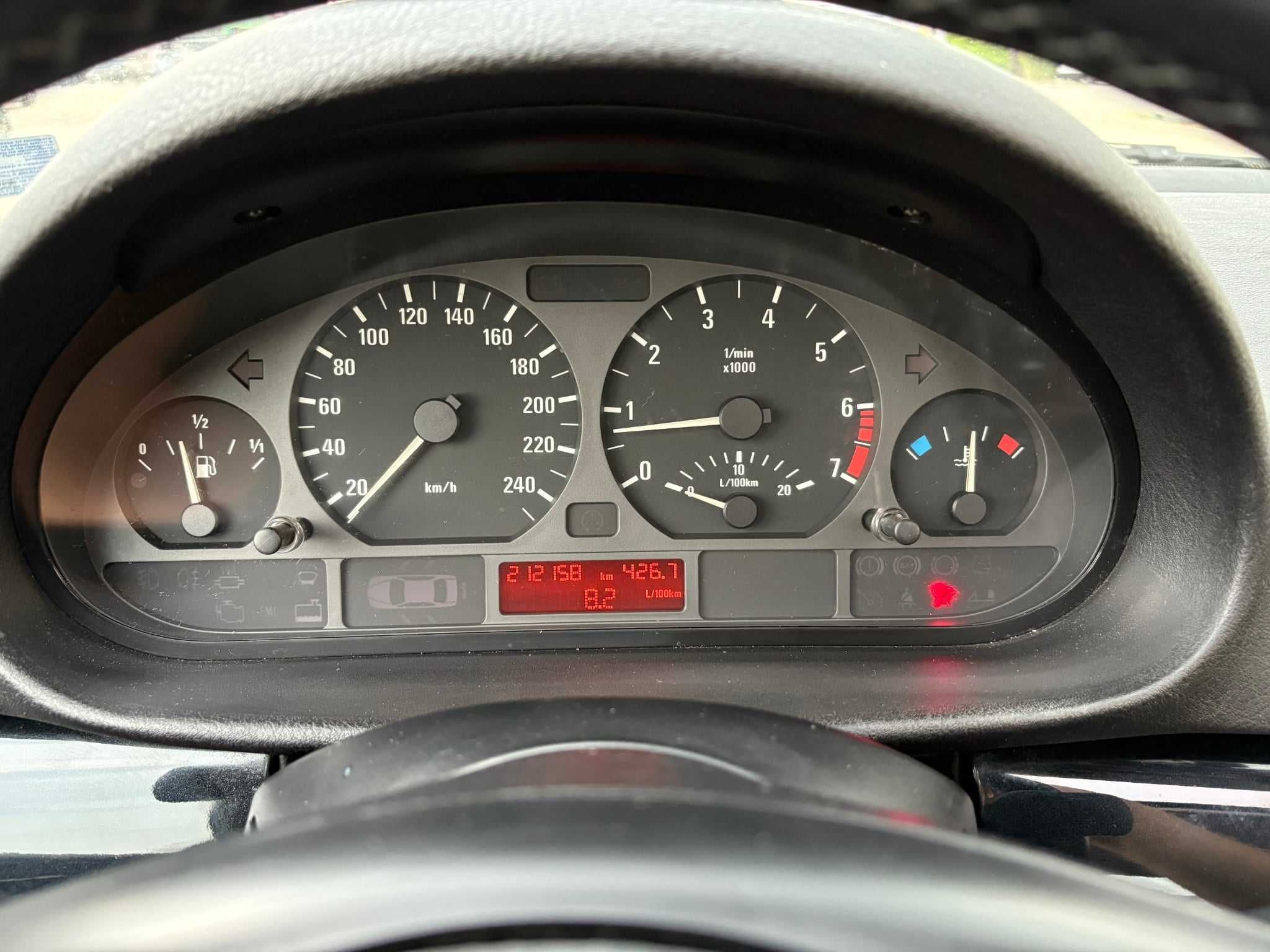 BMW E46 320i Обслужена, със сервизна история и нова хидравлика!