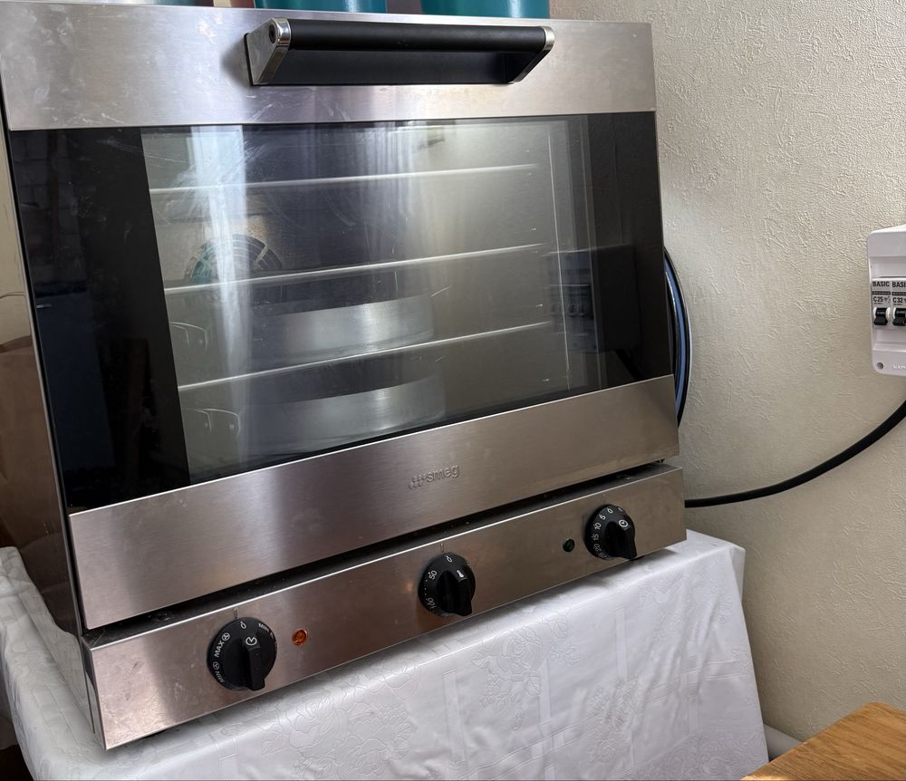 Smeg  печкасы сатылады. Жағдайы жақсы,көп пайдаланылған жоқ.