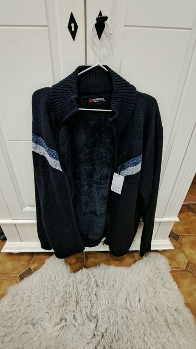 1 Pulovar Imblanit + 1Pulovar Casual