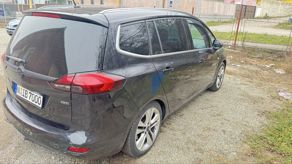 Opel zafira 2012 . 7 locuri