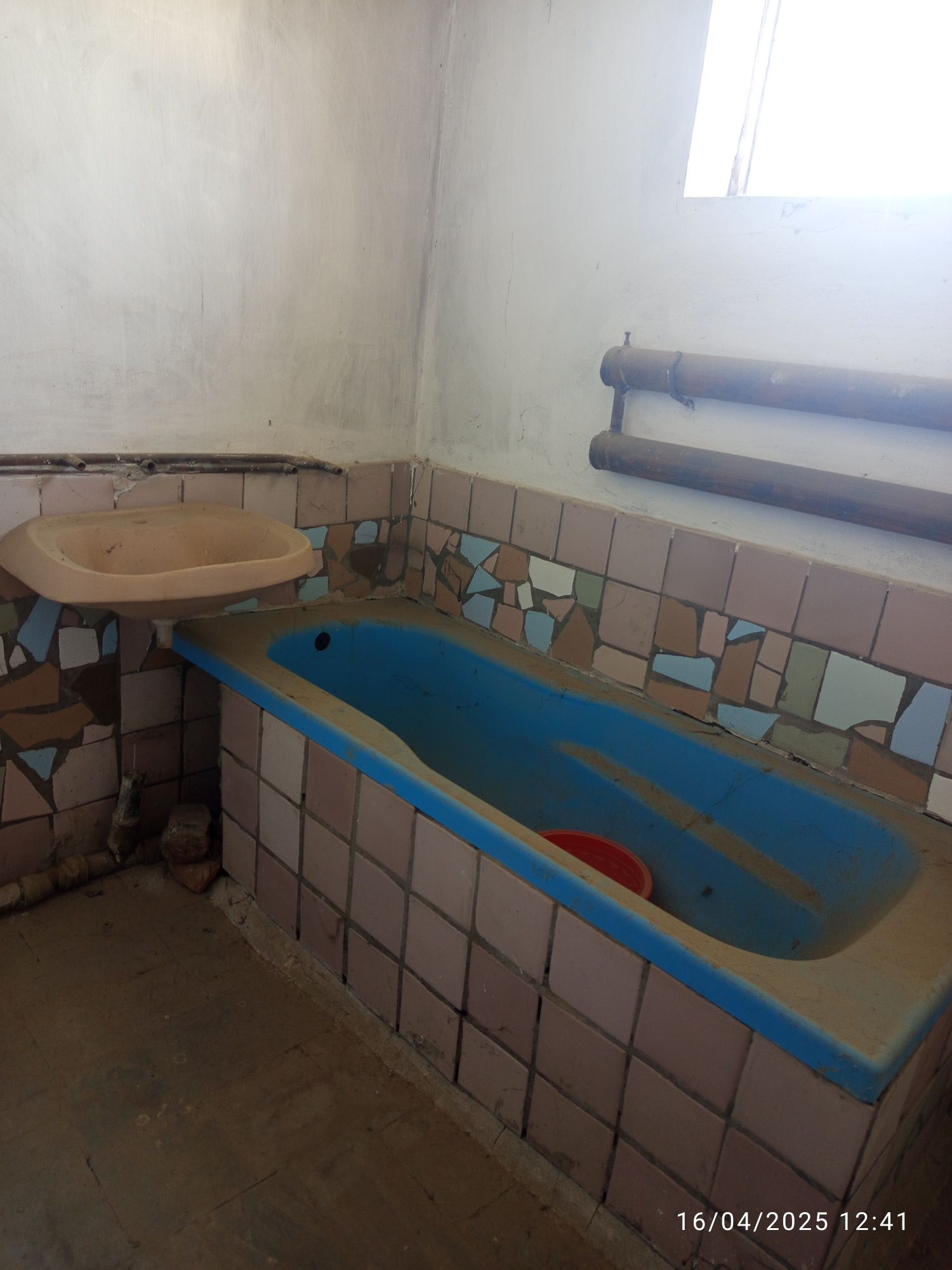 2 xonaliy dom sotiladi