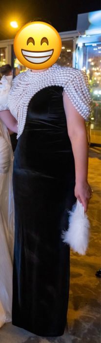 Rochie ocazie catifea  perle o singura data purtata stare foarte buna