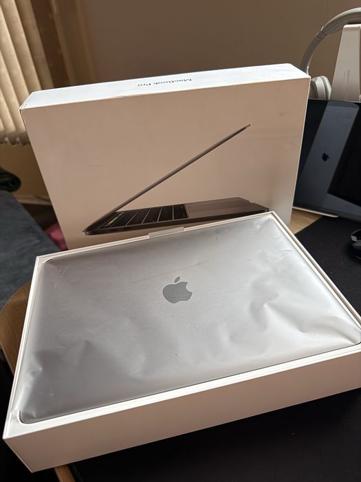 MacBook Pro 13” (2017) с Touch Bar