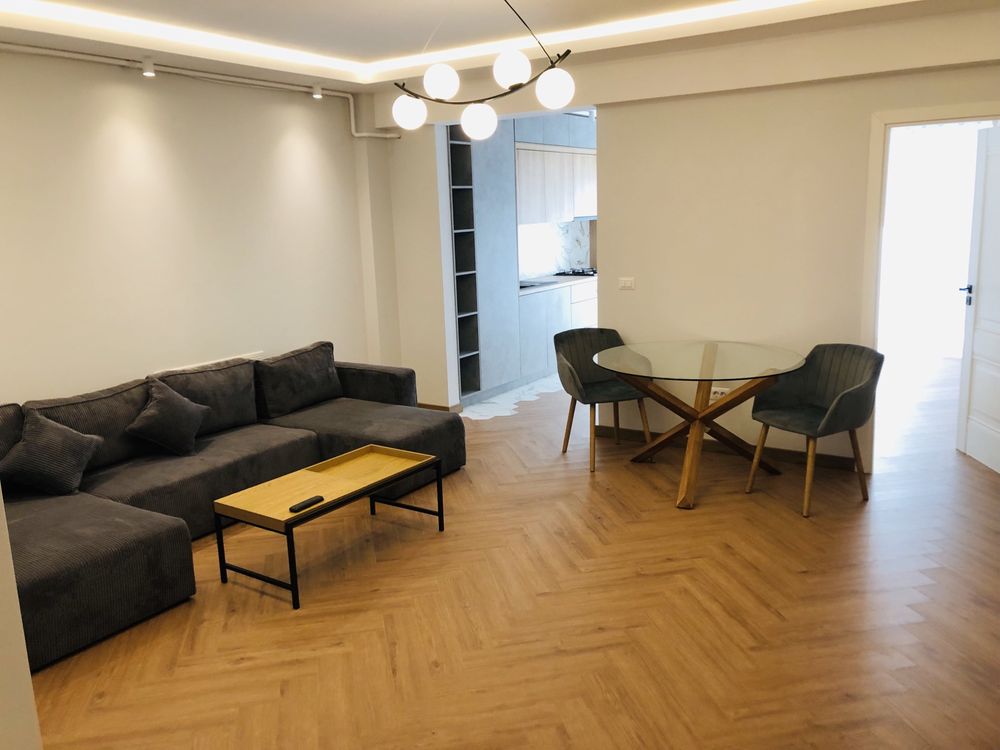 VAND  apartament 3 camere, bloc nou, sau INCHIRIEZ pe termen lung,