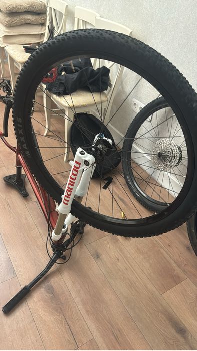 Продам вилку для велосипеда  manitou