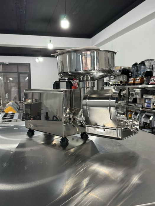 Соковыжималка для томатов электрическая Pomidor sok tayyorlagich