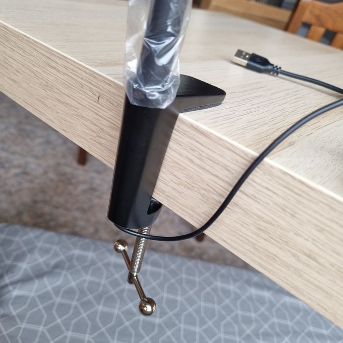 LED лампа с регулируема светлина