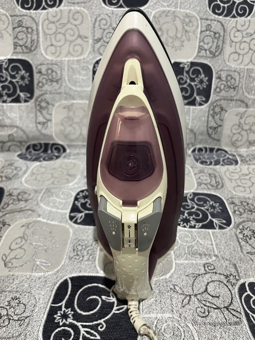 Утюг для дома в хорошем состояние