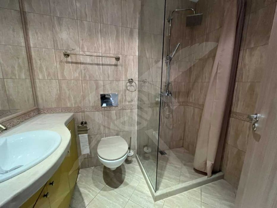 Тристаен апартамент в затворен комплекс в района на Аспарухово- 94456