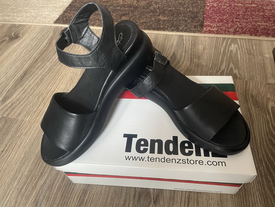 Дамски сандали от естествена кожа