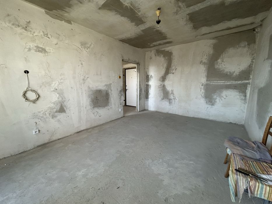 Продаётся 1-комнатная квартира в центре — готова к ремонту под себя