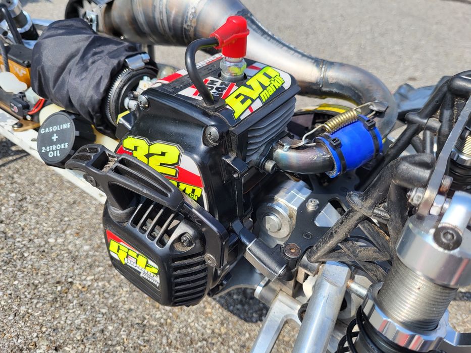 Automodel HPI Baja 1:5 motor 32cc modificat