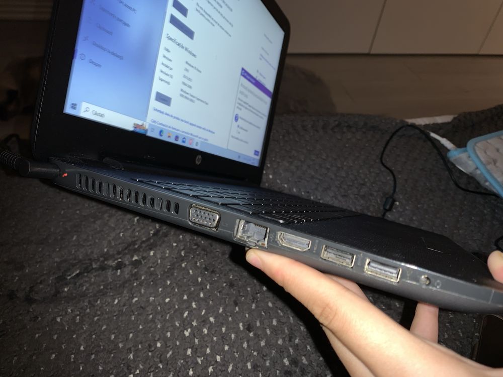 Vand Leptop HP 250 G4 Notebook PC sau pentru cine vrea sa l repare