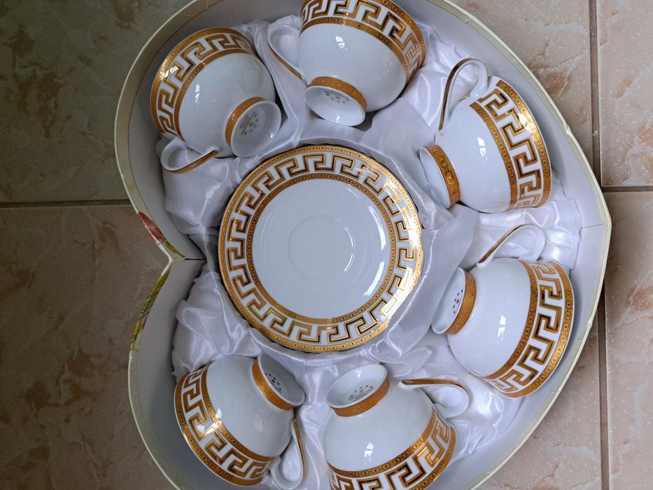 Продам Красивый сервиз