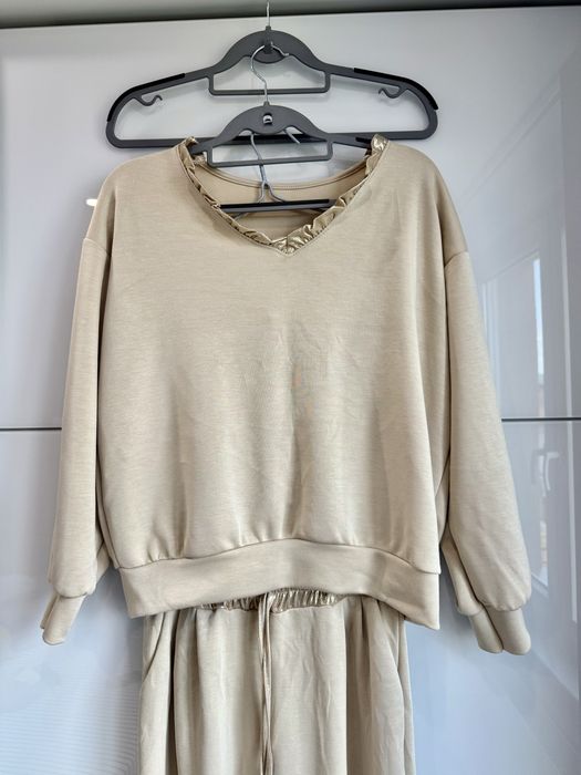 Италиански комплект- бежов със златисто