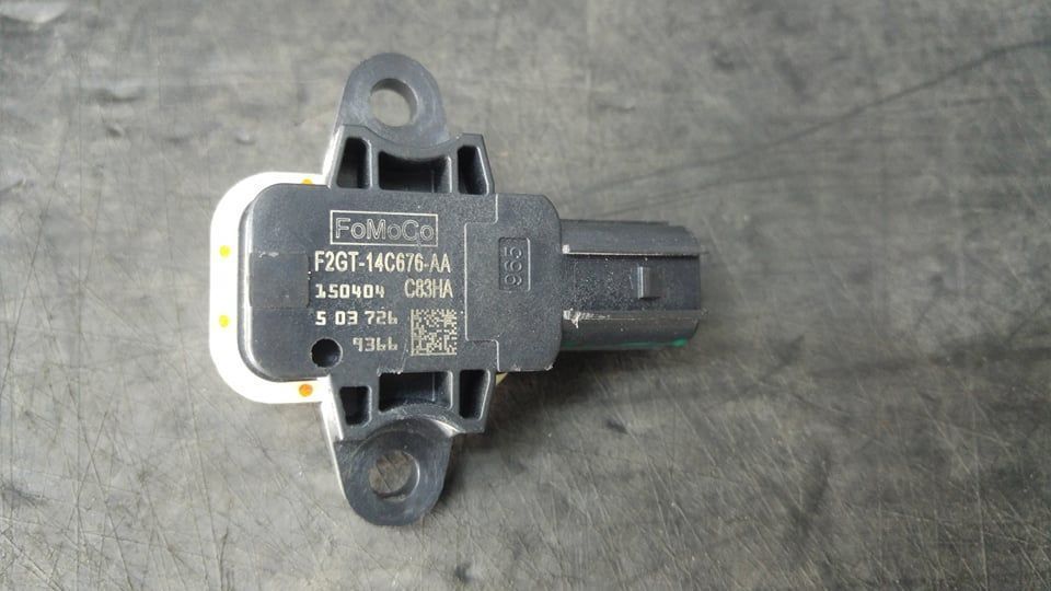 Senzor impact stanga fata ford kuga 2 dm2 f2gt14c676aa