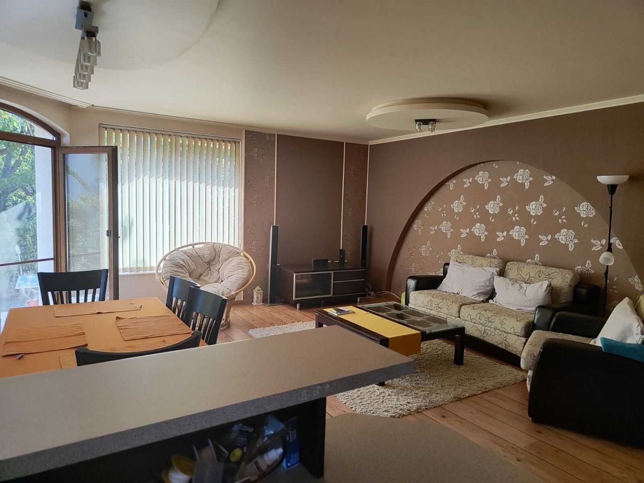 Продава се Къща в к.к. Св.Св. Константин и Елена - 200 кв.м за 2150 €/кв.м - Снимка #2